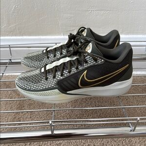NIKE SABRINA 1 — BRAND NEW NEVER WORN